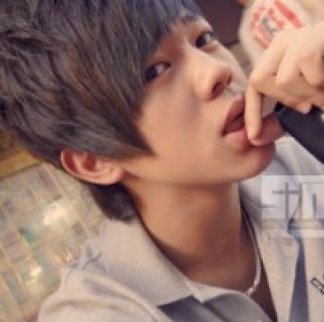 �������˸���ŮQQͷ��