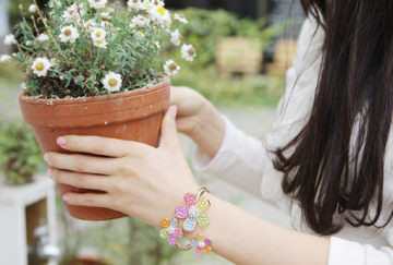 唯美女生手部特写QQ空间图片