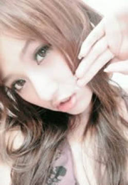 点击图片可在新窗口打开 空间大眼女生图片