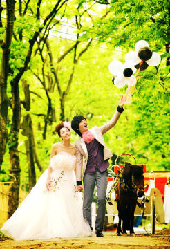 当爱情与现实面对面,俩者将是对立的,让尓措手不及。