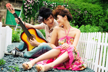 非常幸福的清爽色调情侣图片(1)