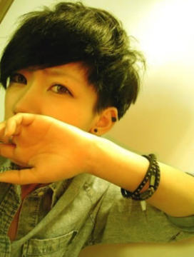 像个孩子一样被你看穿_时尚潮流清晰男生QQ空间图片素材