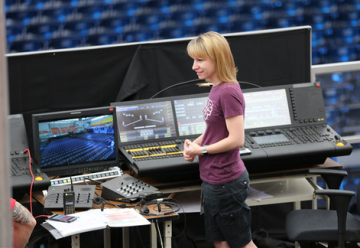 LOLS4世界总决赛现场美女