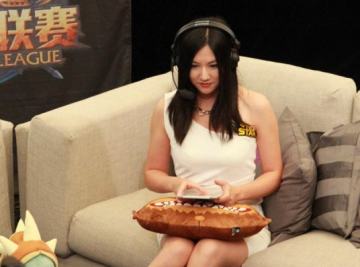 LOLS4世界总决赛现场美女