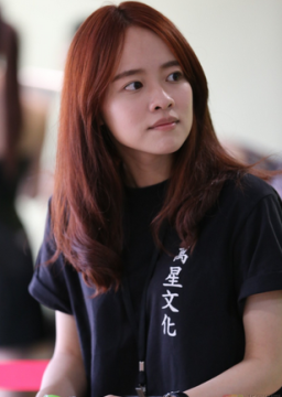 LOLS4世界总决赛现场美女