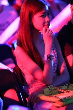 LOLS4世界总决赛现场美女