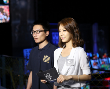 LOLS4世界总决赛现场美女